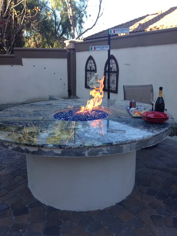 Mesa Fuego Granito Exterior